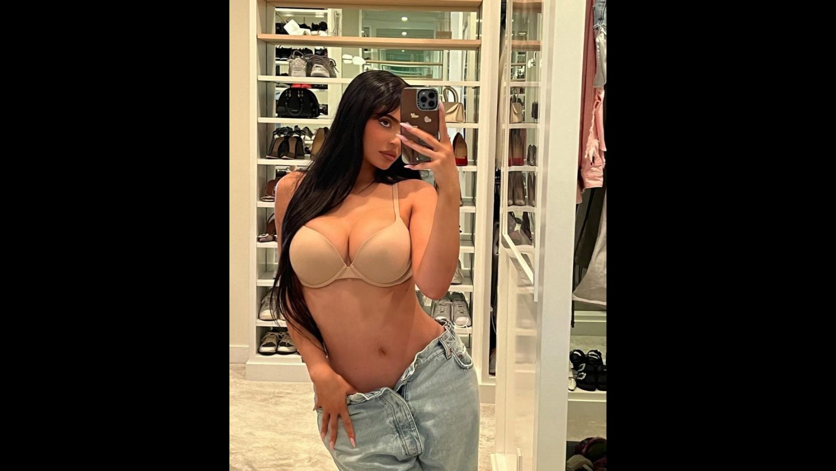 the-american-model-and-businesswoman-kylie-jenner-hot-sexy-bikini-photos