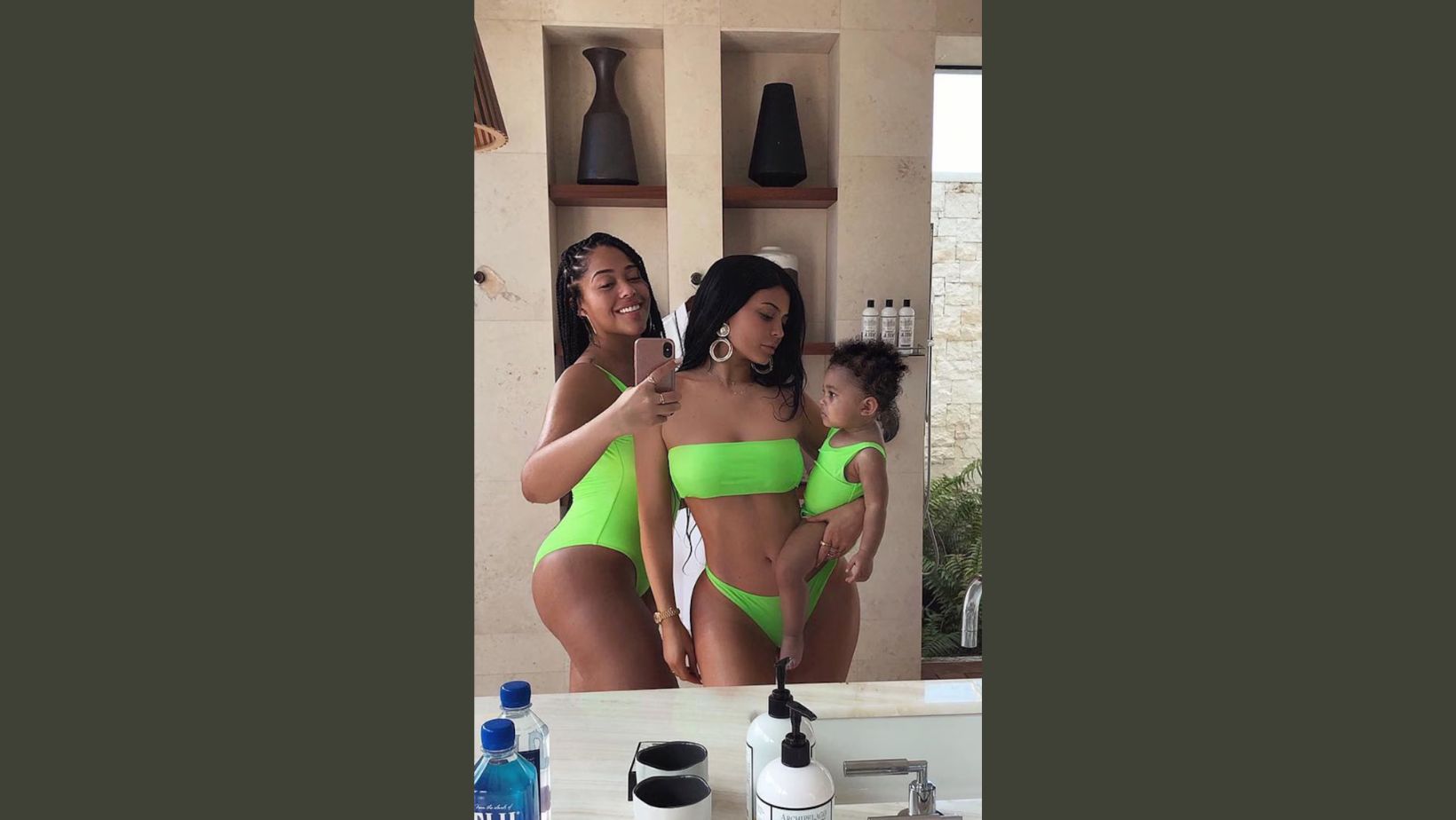 The American Model and Businesswoman Kylie Jenner: Hot, Sexy Bikini Photos - Okeyworld